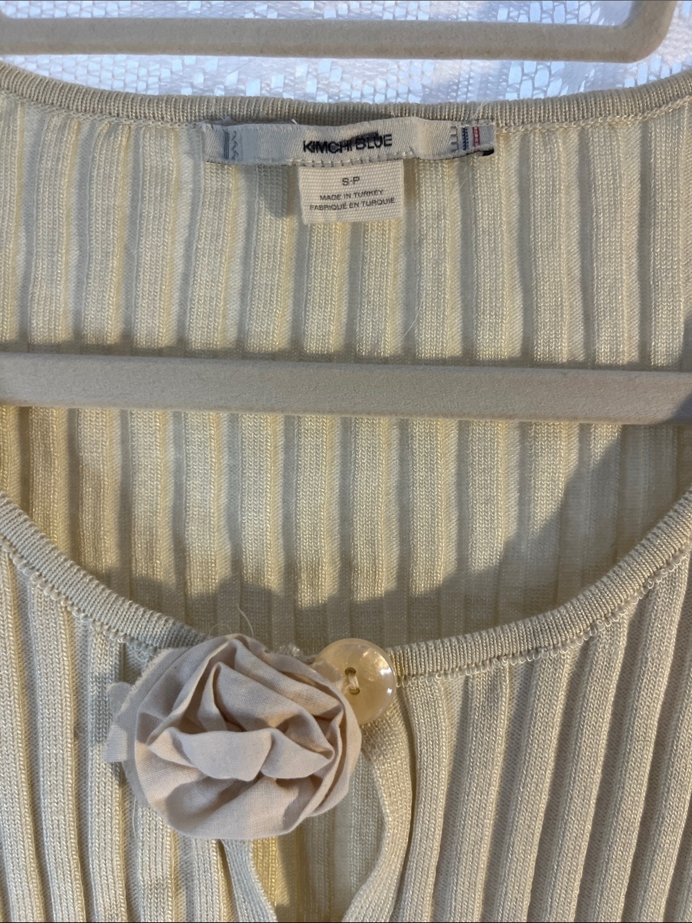 Kimchi Blue Cream Ribbed Scoop-Neck Cropped Cardigan with Rosette NWOT S - Picture 2 of 4
